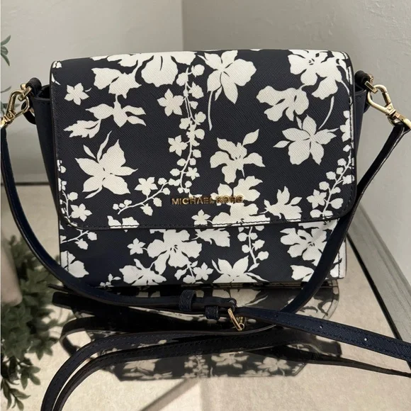 Michael Kors 35H8GO5S1R Sofia Small EW Satchel In Navy/White - Picture 2 of 8